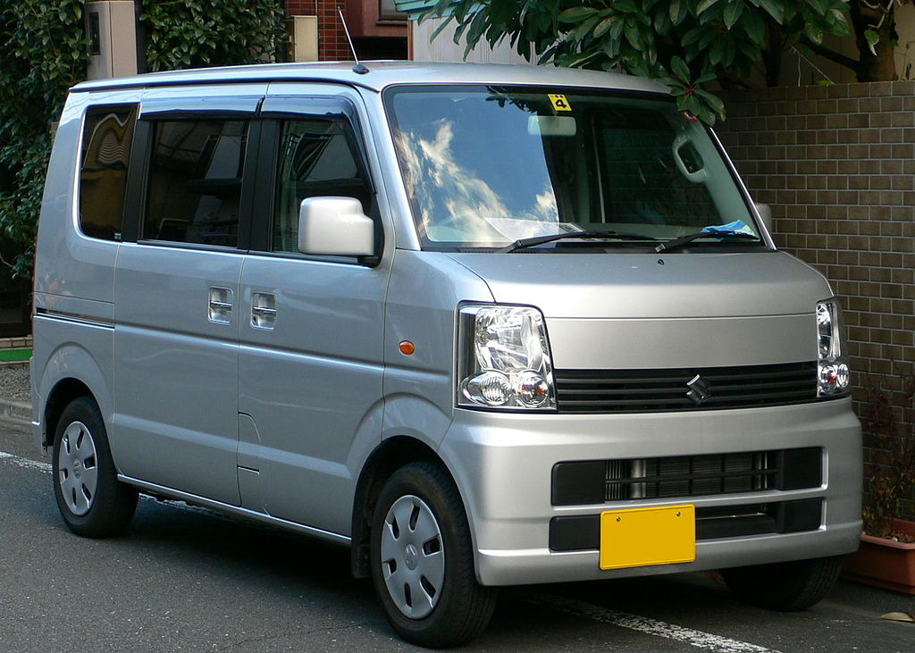 1024px-2005_Suzuki_Every_01