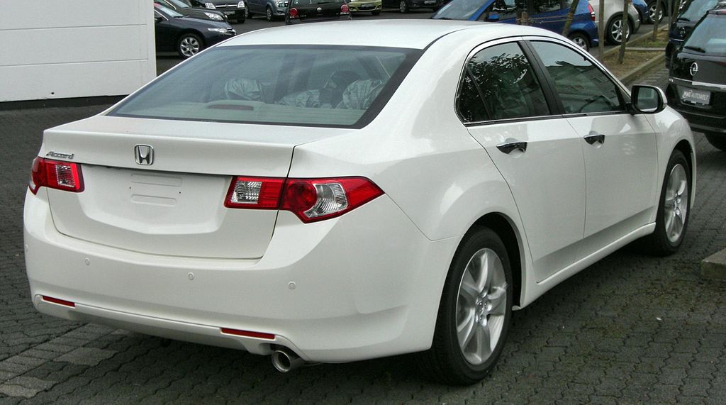 1024px-Honda_Accord_(2008)_rear