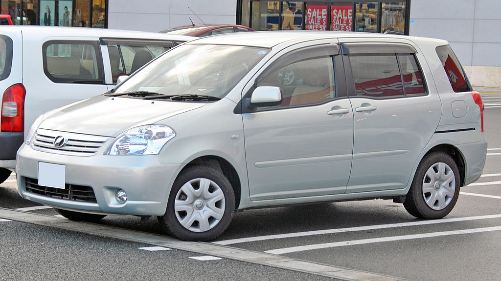 1024px-Z20_Toyota_Raum_1
